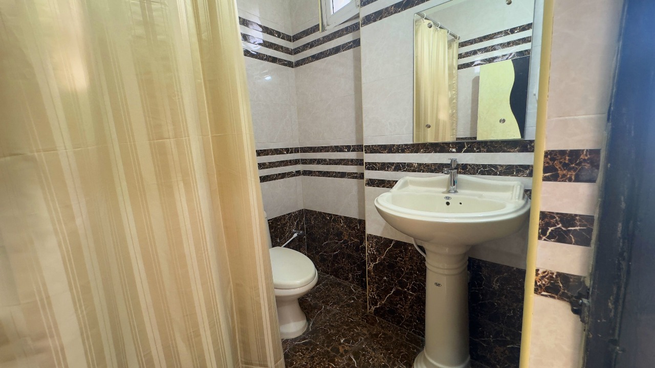 Deluxe Bathroom - Kodali Guest Suites